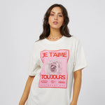 Oversized tee + layering: a match made in heaven